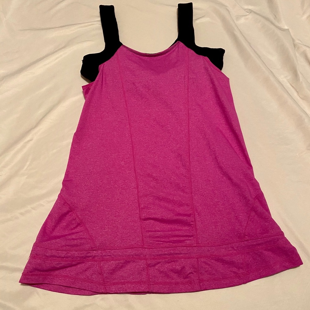 Link and black workout tank top